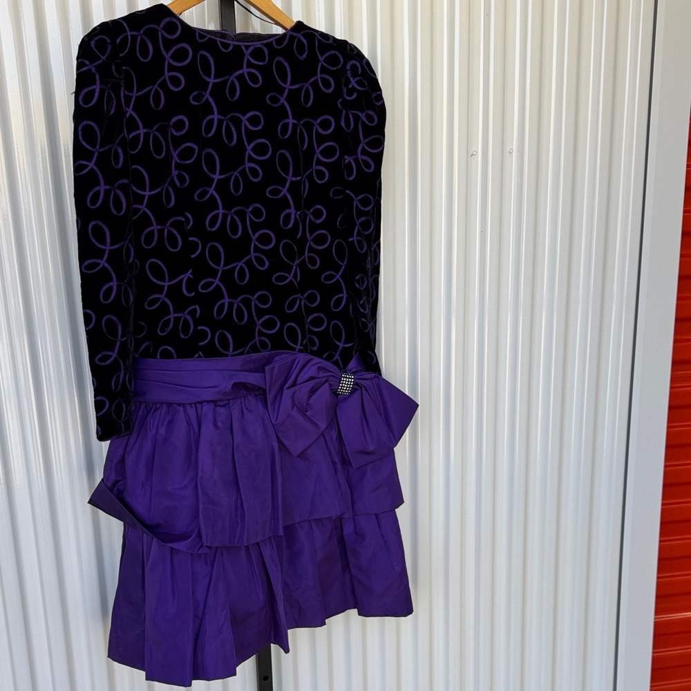 1980s Vintage Velvet Black &  Purple Dress